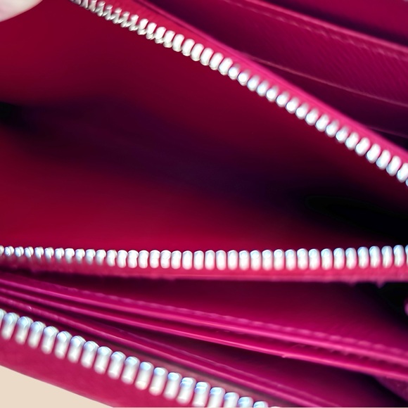 Louis Vuitton Fuchsia Wallet with Box - Picture 10 of 11